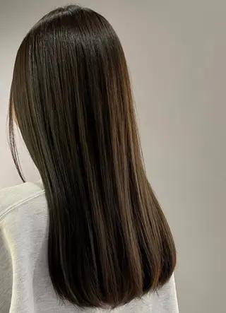 ロング カラー 小川内 せらのヘアスタイル