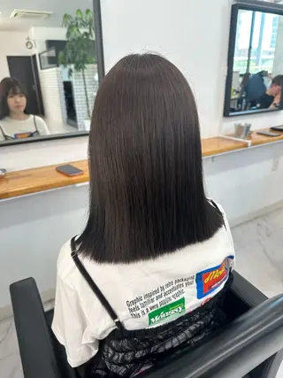 セミロング lafit 侑莉人のヘアスタイル