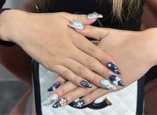 ネイル LAVISH nanamiのネイルデザイン