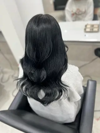 セミロング maya レイヤーカットのヘアスタイル