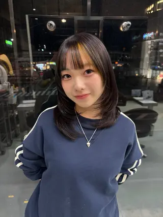 セミロング 西宮/トレンドカラー /美馬本紅亜のヘアスタイル