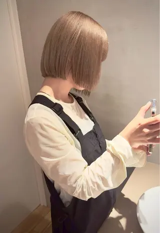 ミディアム カラー ホワイトカラー/梅田 ハイトーン/しんのヘアスタイル