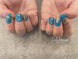 ネイル 岡本 友恵のネイルデザイン