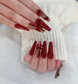 ネイル MQueen ネイルサロンマルのネイルデザイン