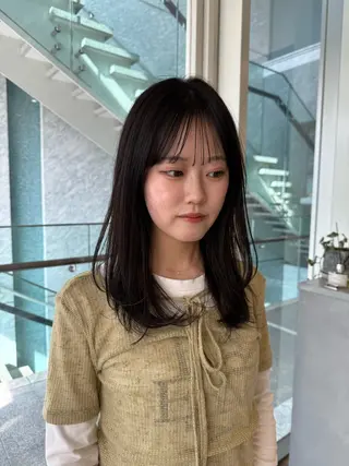 ミディアム SHEA.所属・表参道SHEA Am i／レイヤーカットのヘアスタイル