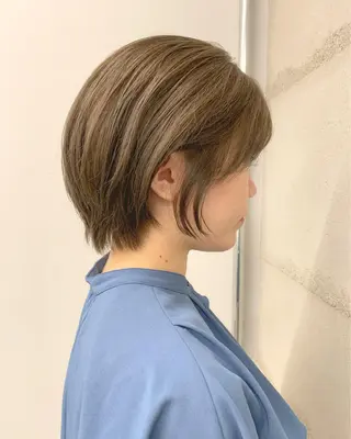 ショート カラー 透明感/オリーブ/ グレージュ/YUKAのヘアスタイル