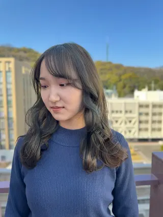 セミロング カラー Viage （ビアージュ）のヘアスタイル