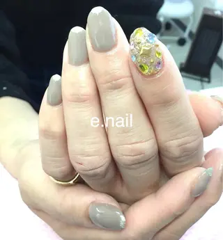 ネイル e.nail所属・和賀井 恵理のネイルデザイン