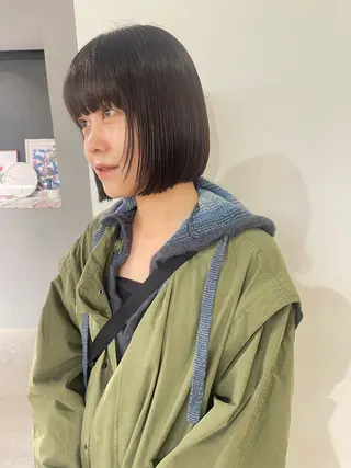 ミディアム カラー MIU/ルーツカラー 顔まわりレイヤーのヘアスタイル