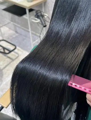 ロング ハイトーン/艶カラー 🫧 ユイナのヘアスタイル