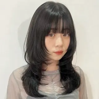 セミロング 松川ヒナ|韓国レイヤ /耳つぼジュエリーのヘアスタイル