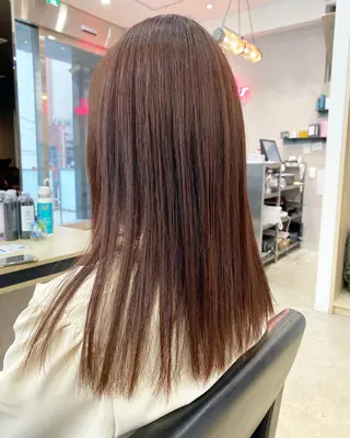 ロング カラー オリーブ/アッシュ やわらか透明感カラーのヘアスタイル