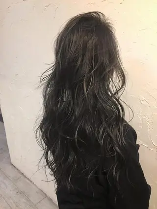 ロング カラー 韓国レイヤー外国人風 透明感カラー髪質改善のヘアスタイル