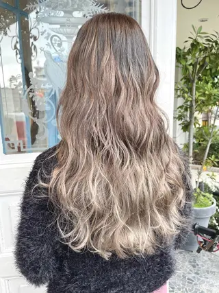 ロング カラー 渡辺 瑠美のヘアスタイル