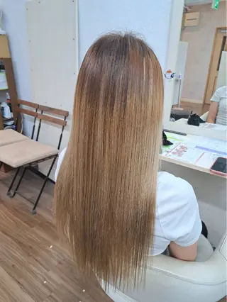 ロング GLOSS 心斎橋 山上のヘアスタイル