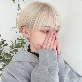 ショート カラー due hair 京都駅前店 MILBON オージュア認定サロン【デューヘアー】所属・ハイトーンブリーチ 土坂　由志【京都】のヘアスタイル