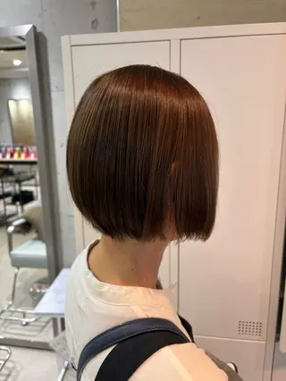 ショート .AIRI🌼 暖色/ぱつっとぼぶのヘアスタイル