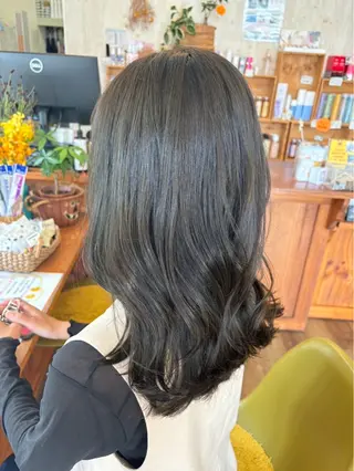 ロング カラー 大久保 藍梨のヘアスタイル