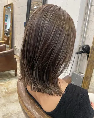 カラー 松尾 怜奈のヘアスタイル