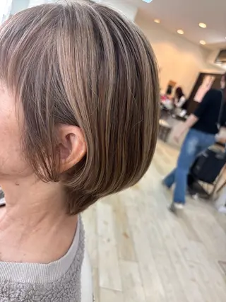 ショート カラー ルプラボウ 石黒よう子のヘアスタイル