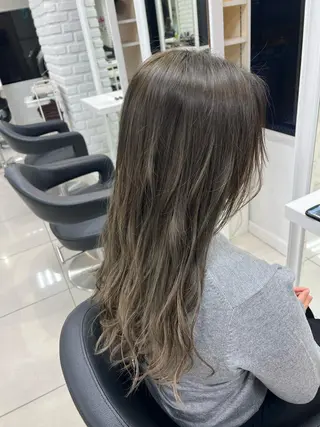 セミロング カラー 【暖色カラー特化】 中山由梨のヘアスタイル