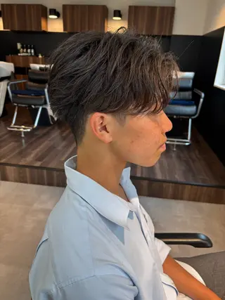 メンズ フェザーパーマ/韓国 /メンズカット/保立のヘアスタイル