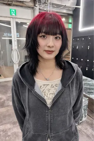 ミディアム GARTE所属・ゲンキ /ウルフカットモデルのヘアスタイル