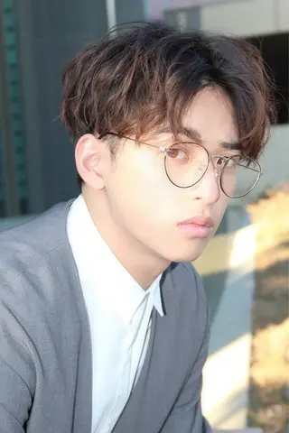 ミディアム カラー パーマ メンズ 【公式】amble luxe池袋東口🩷のヘアスタイル