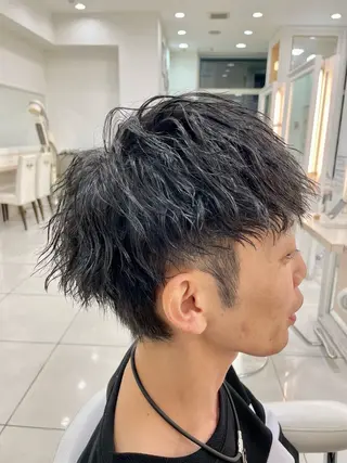 パーマ メンズ 伊佐 愛のヘアスタイル