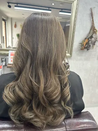 ロング カラー Lien 深井店のヘアスタイル