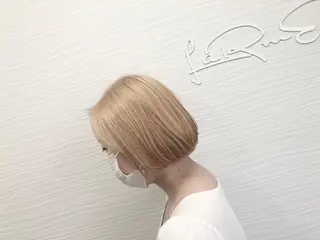ショート カラー LaRmE Ayumi.のヘアスタイル