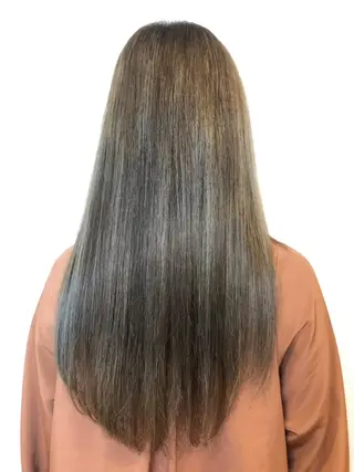 ロング カラー 青野 文香のヘアスタイル