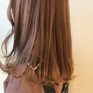 ロング カラー 小森 衣純のヘアスタイル