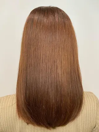 セミロング MONIQA原宿所属・デザインカラーウルフ 宙也のヘアスタイル