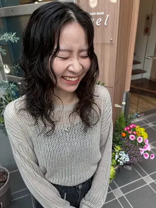 セミロング パーマ しみず さくら🌸のヘアスタイル