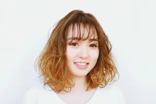 ミディアム カラー 🇰🇷透明感×ハイ トーン🌟tomoのヘアスタイル