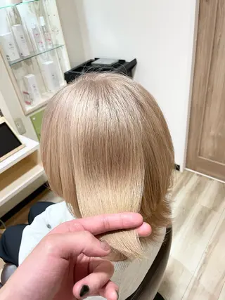 ミディアム カラー 🌈派手髪ハイトーン 🌈鈴木亮太🌈のヘアスタイル