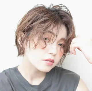 ショート ANLY.meijijingumae所属・レイヤーカット/ 前髪顔周りカットのヘアスタイル