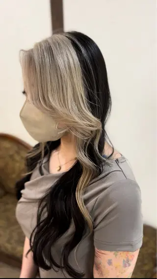 ロング 飯星慧斗 /ブリーチ、縮毛矯正のヘアスタイル