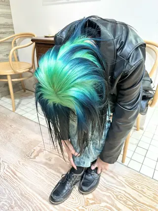 セミロング カラー kai .のヘアスタイル