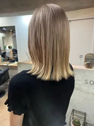 ミディアム 東のりか/ハイトーン ブリーチカラー/ボブのヘアスタイル