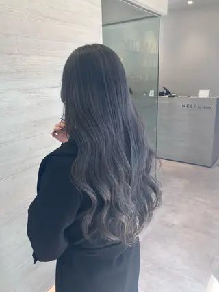 ロング カラー サキ🤍ハイトーン 🩰くびれ巻きヘアのヘアスタイル