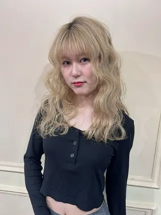 ロング カラー 'AXISガスビル Rinのヘアスタイル