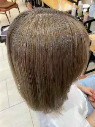 セミロング あやめ【顔まわり/レ イヤー/柔らかカラ】のヘアスタイル