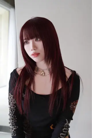 セミロング Alter所属・MANA /レイヤー /暖色カラーのヘアスタイル