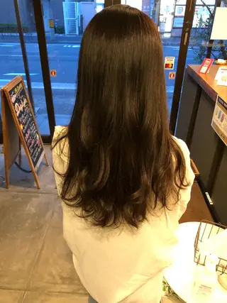 カラー AGREE Momokaのヘアスタイル
