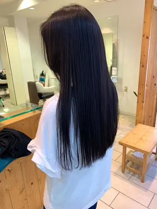 ロング ma'am Zee所属・石川 葵のヘアスタイル