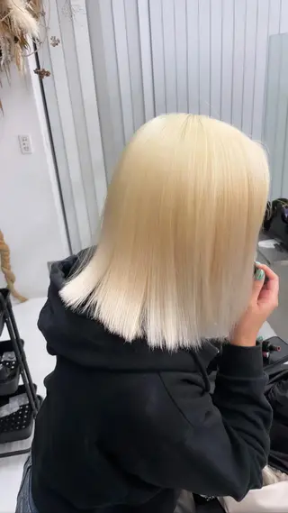 ショート カラー りゆ (ハイトーンカラー)のヘアスタイル