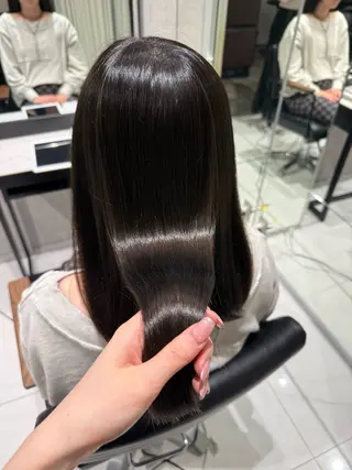 セミロング 艶ブラウン/赤み消し /盛れる顔周りのヘアスタイル