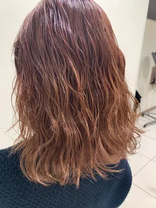 ミディアム ヘアアレンジ ナチュラル暖色カラー 🤎 佐藤栞のヘアスタイル